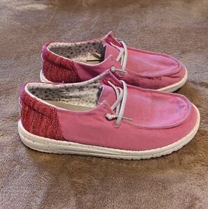 Girls Hey Dude Wendy size 2